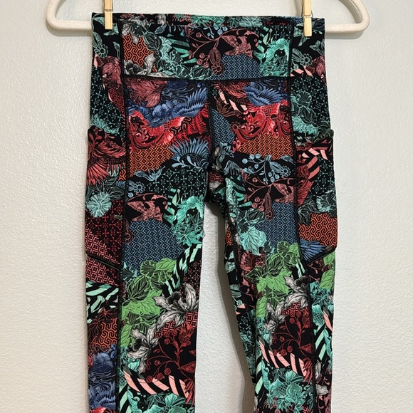 Lululemon Speed Up Tight *Full-On Luxtreme 28"
Zen Clash Multi - Picture 4 of 13